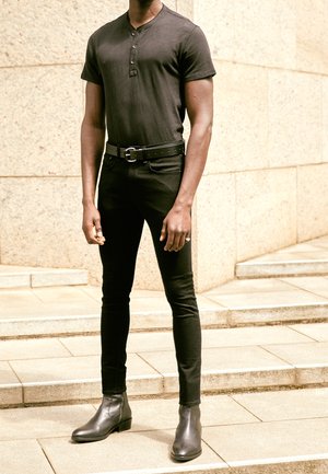 T-Shirt basic - black