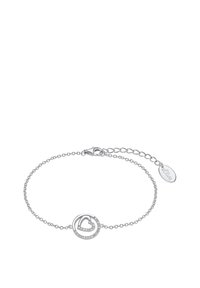 Bracciale in argento con design a catena, caratterizzato da un motivo a cuore intrecciato e piccole gemme trasparenti, fissato con un moschettone.