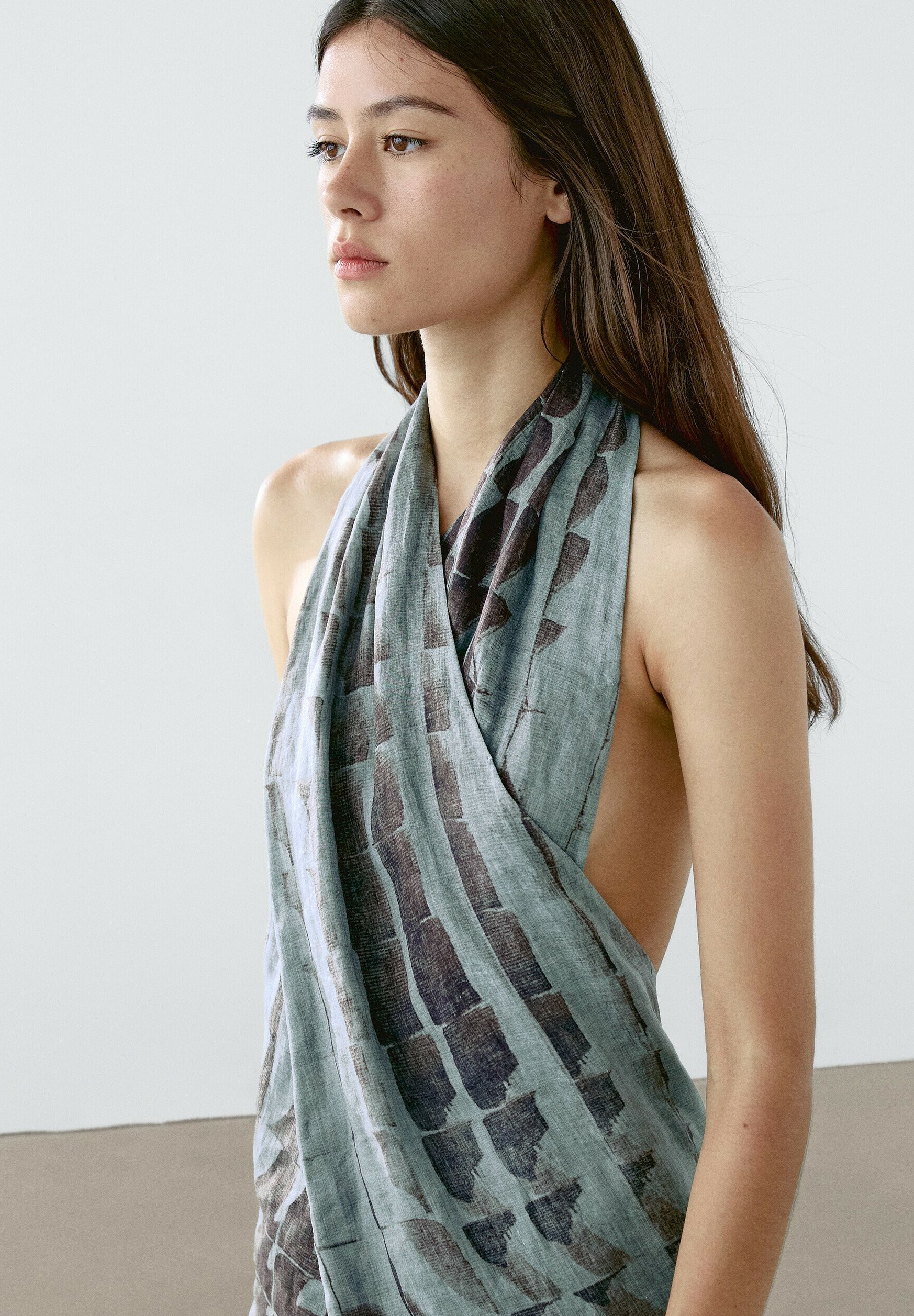 Massimo Dutti PRINT FLOWING HALTER NECK - Top - blue grey