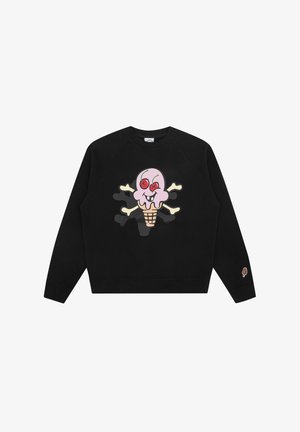 Felpa nera a maniche lunghe con un cono gelato disegnato con una pallina rosa, faccina sorridente, ossa incrociate e ciliegie come occhi sul petto.