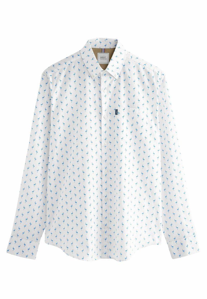 Chemise blanche à manches longues avec boutons, ornée d'un petit motif de flamants roses bleus et d'une poche poitrine, étiquetée "Next Tailoring".