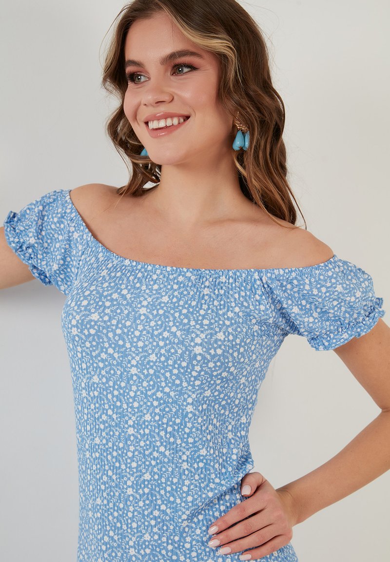 LELA REGULAR FIT - Shift dress - baby blue/light blue