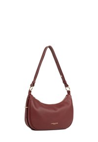 Sac à épaule en cuir bourgogne avec fermeture éclair dorée et logo "Lancaster Paris", doté d'une bandoulière réglable avec des attaches en anneau doré.