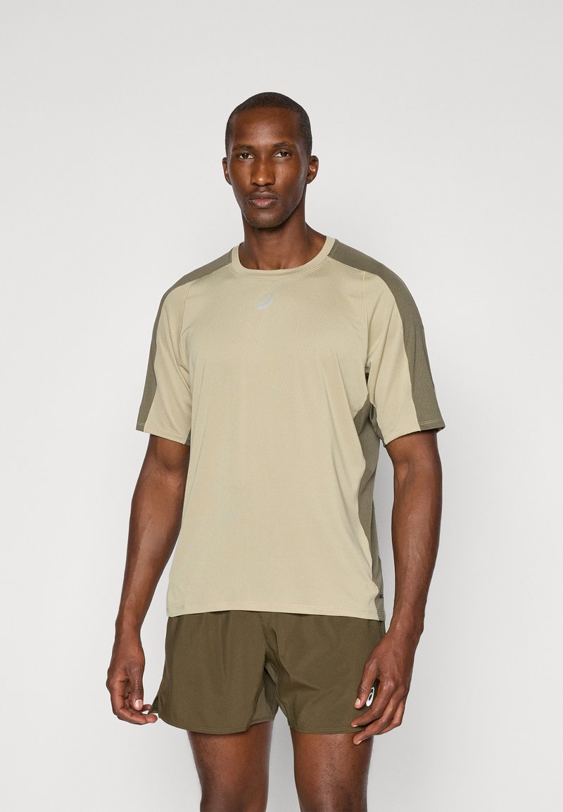 ASICS FUJITRAIL ELITE TOP - Spordi T-särk - mantle green/khaki