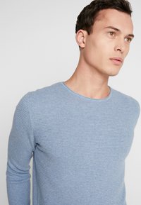 TOM TAILOR DENIM Strickpullover - soft light blue melange