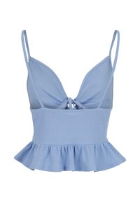 Lys blå teksturert crop top med tynne skulderstropper, en frontsløyfe mellom koppene, og en volangkant i midjen.