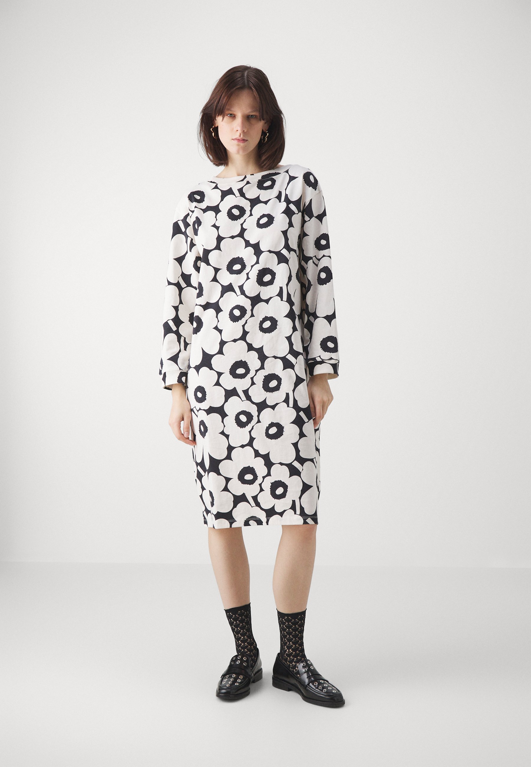 Marimekko PIATA UNIKKO Trikotaa kleit Off White black must Zalando ee Marimekko PIATA UNIKKO Trikotaa kleit Off White black must Zalando ee