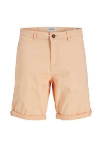 Pantaloncini casual da uomo color pesca chiaro con chiusura a bottone e orli risvoltati, realizzati in tessuto liscio.