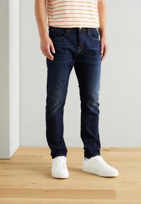 Scotch & Soda - RALSTON REGULAR BEATEN BACK - Slim fit jeans - dark blue denim Miniatuurafbeelding 1