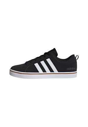 PACE  - Sneaker low - core black   cloud white   bronze strata