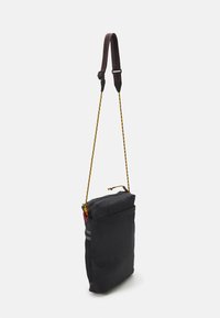 Klättermusen MULTISLOTS BAG UNISEX - Taška cez plece - raven