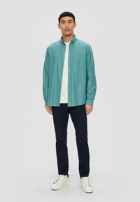 s.Oliver REGULAR  BUTTON-DOWN - Hemd - minze