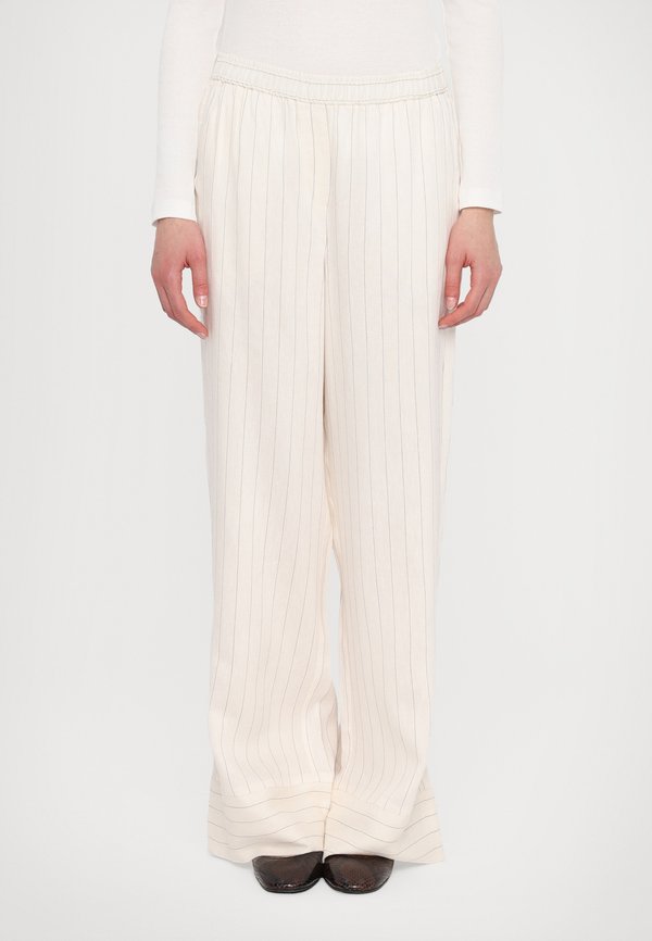 COCCIO - Trousers - bianco
