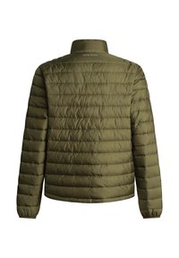 Chaqueta de plumón verde oliva con un diseño acolchado. Presenta un cuello alzado y puños elásticos. Logo de la marca en la parte superior de la espalda. Material ligero.