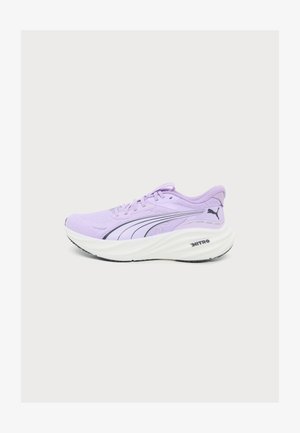 Puma, MAGNIFY NITRO 3 WNS - Chaussures de running - light lavender/silver-coloured