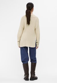 Object OBJGIKONI LOOSE - Jersey de punto - sandshell