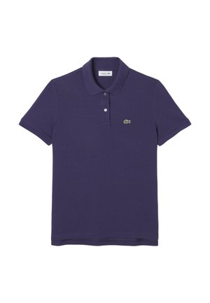 Lila polo-skjorta i bomull med klassisk krage, kortärmad design, två knappar och en grön krokodil-logotyp på bröstet.