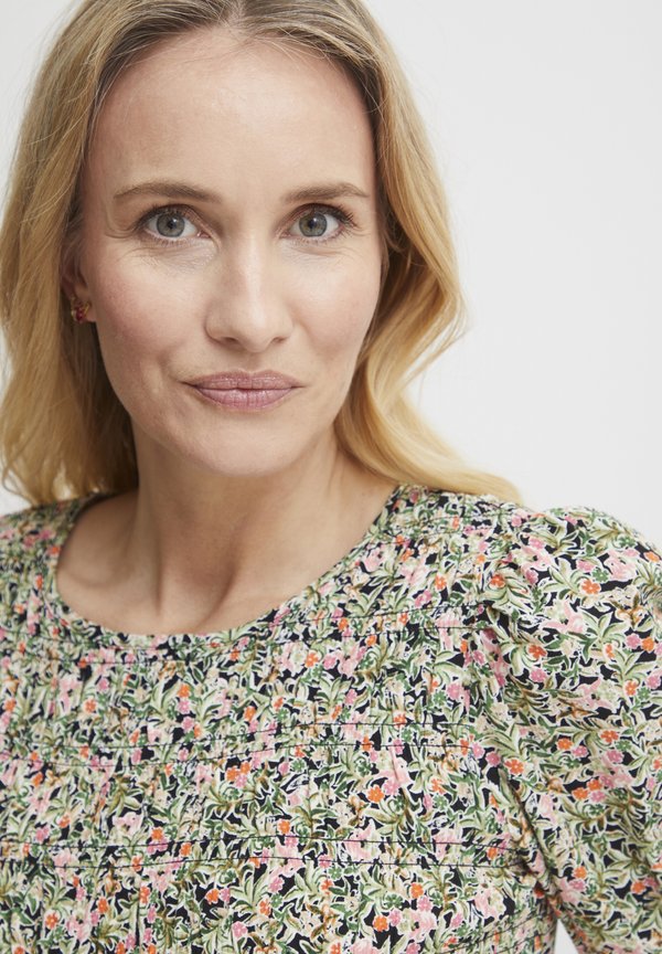 FRMALU - Blouse - camellia rose mix aop a4