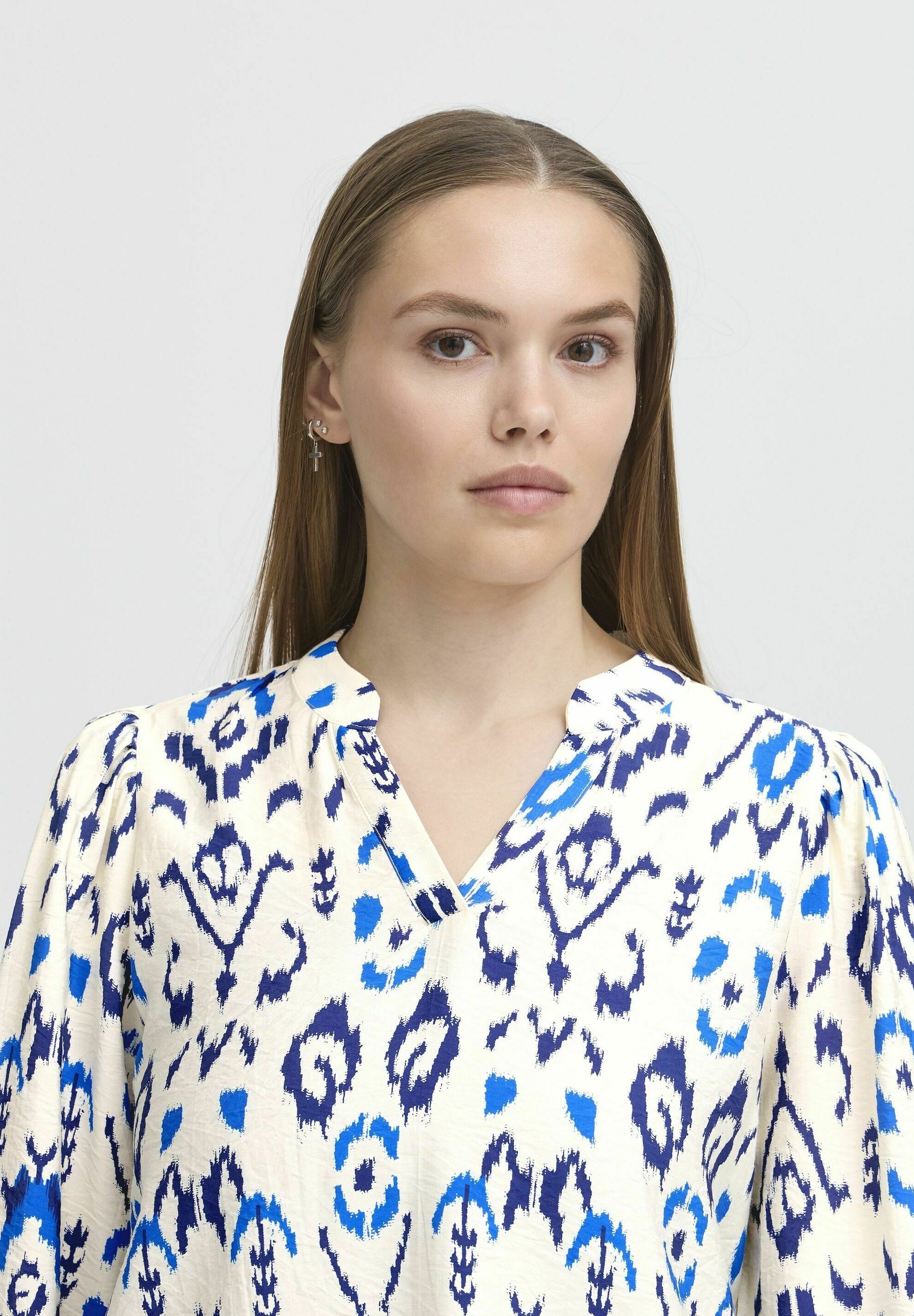 売れ筋商品|||イチ シャツ レディース トップス IXHARPER - Blouse - medieval blue print ICHI IXHARPER - Blouse - medieval blue print/blauw - Zalando.nl