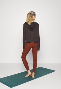 Athleta ULTRA HIGH RISE ELATION - Leggings - ancient mahogany