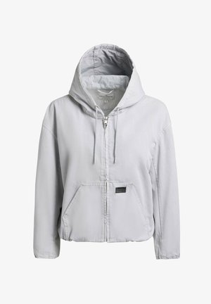Hellgraue Kapuzenjacke mit Reißverschluss, Kordelzugkapuze, vorderer Kängurutasche und kleinem schwarzem rechteckigem Markenaufnäher.