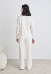 BOSS Pyjamasöverdel - open white