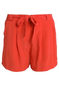 Červené šortky z lehkého materiálu s vázáním v pase, sklady vpředu a uvolněným střihem. Mají hladký povrch a zakulacený lem.