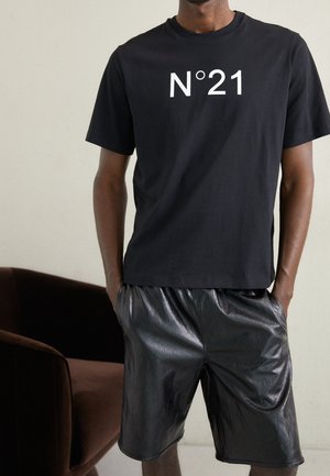 Printtipaita - black