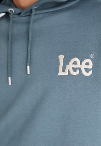 Lee CORE HOODIE - Sweat à capuche - summit
