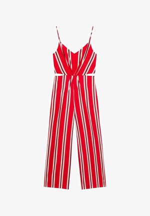 Salopetă cu dungi roșii și albe, cu bretele subțiri, decolteu adânc în V, design înfășurat la bust și pantaloni largi. Textură netedă, fără accesorii vizibile.