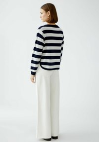 Oui Trui - dark blue white