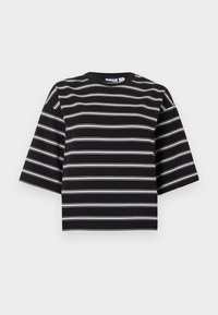 Επιλέχθηκε, black/white