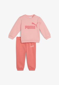 Seleccionado, pink fruit