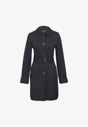 Dunkelblauer Trenchcoat aus glattem Stoff, mit einem Taillengürtel, durchgehender Knopfleiste, spitzem Kragen und zwei seitlichen Taschen mit goldenen Hardware-Akzenten.