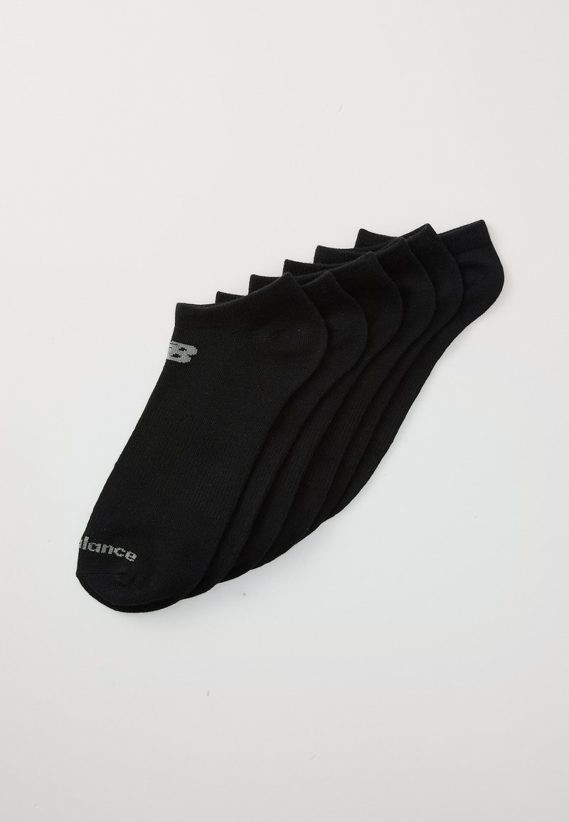 Chaussettes noires pour les chevilles dans un ensemble de six. Fabriquées en tissu doux avec une texture lisse. Comprend un logo discret sur le côté.