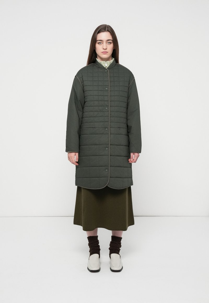 closed Wintermantel groen