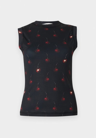 Μαύρο αμάνικο τοπ με μοτίβο από σκούρες κόκκινες κεράσιες με κοτσάνια, κατανεμημένες ομοιόμορφα σε όλο το ύφασμα.