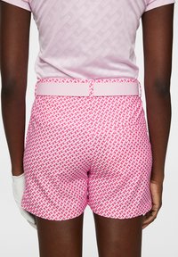 J.LINDEBERG Sports GWEN PRINTED - Shorts - tour geo pink s