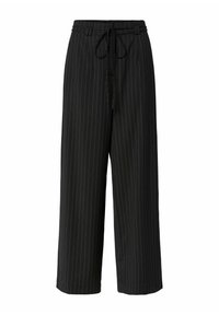 Zwarte wijde broek met witte pinstrepen, elastische trekkoord taille, gladde textuur en lang model. Geschikt voor zowel casual als formele kleding.