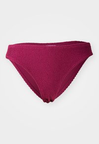 Parte inferior de bikini texturizada em magenta com forro interno suave, corte hipster e cintura elástica tricotada. Design simples sem acentos adicionais.