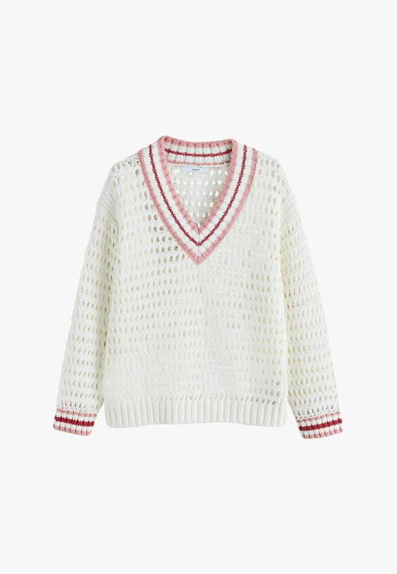 Pull blanc en maille ajourée avec col en V et poignets avec des rayures roses et rouges.