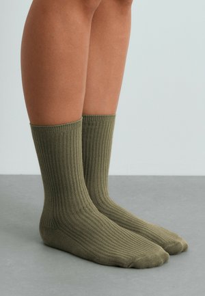 OYSHO, 5 PACK - Chaussettes - dark khaki