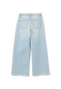 Jeans de mezclilla de pierna ancha en azul claro con cintura alta, pasadores para cinturón, dos bolsillos traseros y bordes deshilachados.