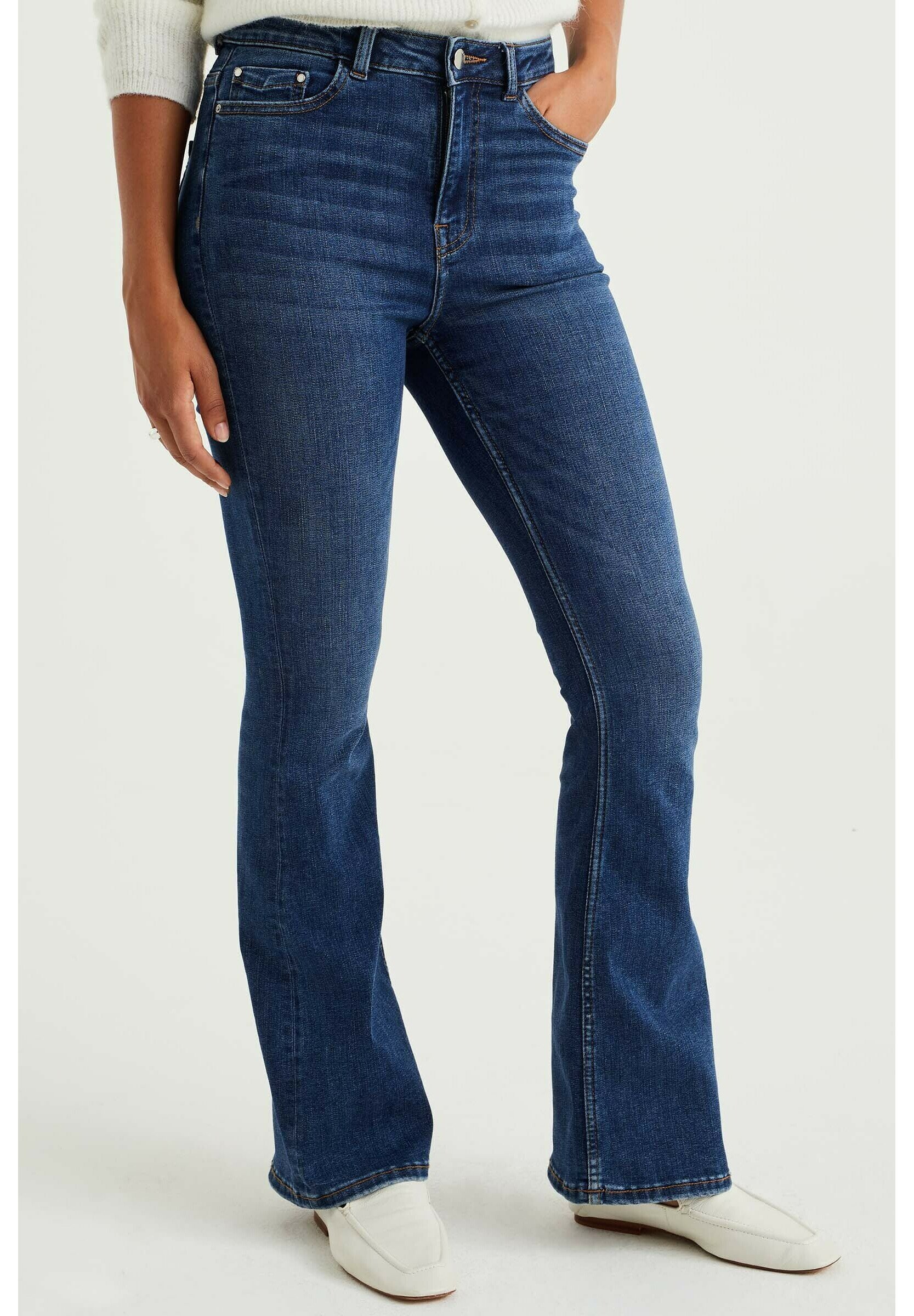 WE Fashion BLUE RIDGE - Flared Jeans - blue/dark blue - Zalando