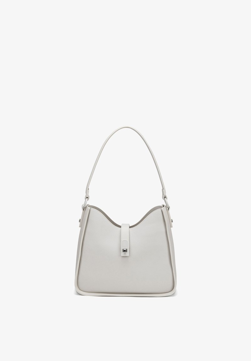 Sac à main en cuir blanc avec une seule bandoulière et une fermeture centrale par fermoir, présenté sur un fond blanc uni.