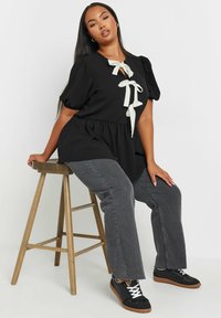 Yours Clothing Pusero - black