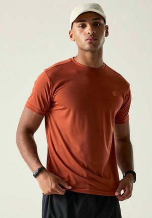 Regatta, REGATTA AGILE SHORT SLEEVED WALKING T-SHIRT T-SHIRTS - Camiseta deportiva - arabian spice