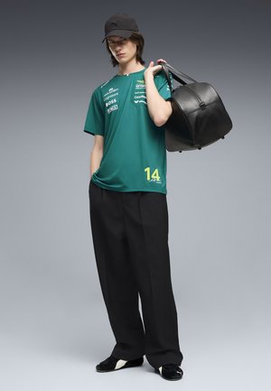 Puma, PUMA X ASTON MARTIN ARAMCO F1® TEAM REPLICA ALONSO T-SHIRT UNISEX - T-shirts print - green lux