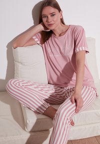 LELA SOFT TOUCH - Pidžamas komplekts - powder pink