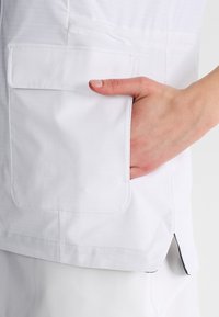 Under Armour Weste - white